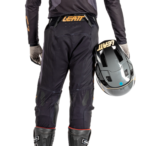 סט מכנס וחולצה 5.5 Stealth - Leatt