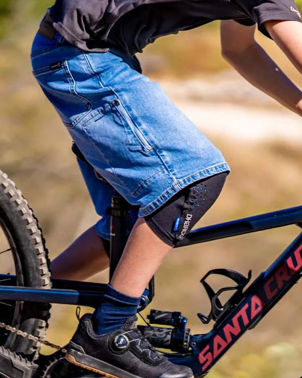 מגן ברכיים ילדים DHaRCO Trail Jr - Level 1 - DHaRCO