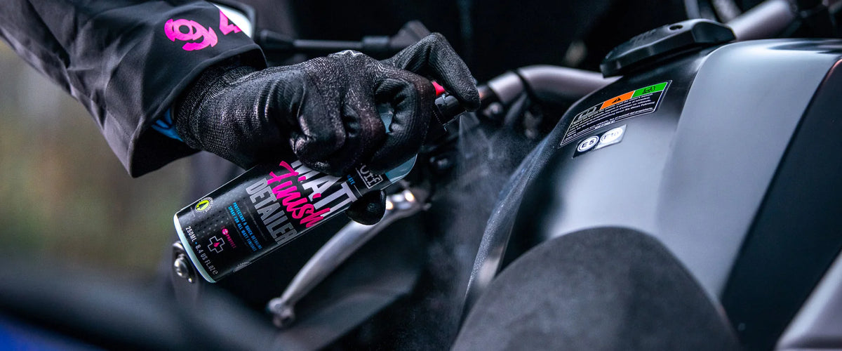 Muc-Off Matt Finish Detailer | תרסיס הגנה וניקוי למשטחי מט - 250 מ"ל - Muc-Off