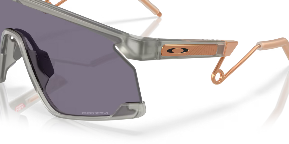 משקפי שמש Oakley BXTR Metal Forge Collection Prizm Grey Lenses, Transparent Grey Ink Frame - Oakley