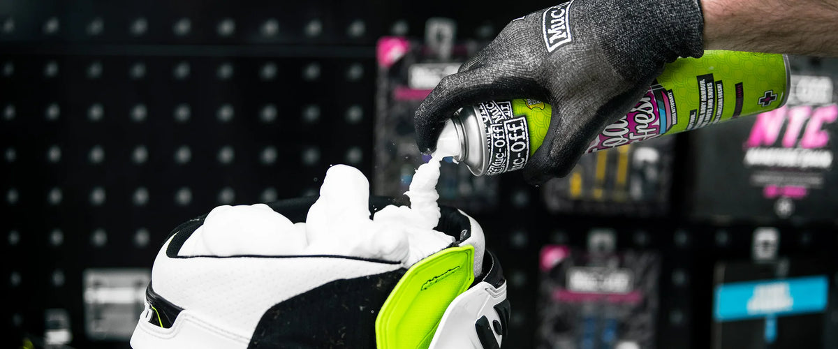 Muc-Off Foam | תרסיס קצף לניקוי קסדה - 400 מ"ל - Muc-Off