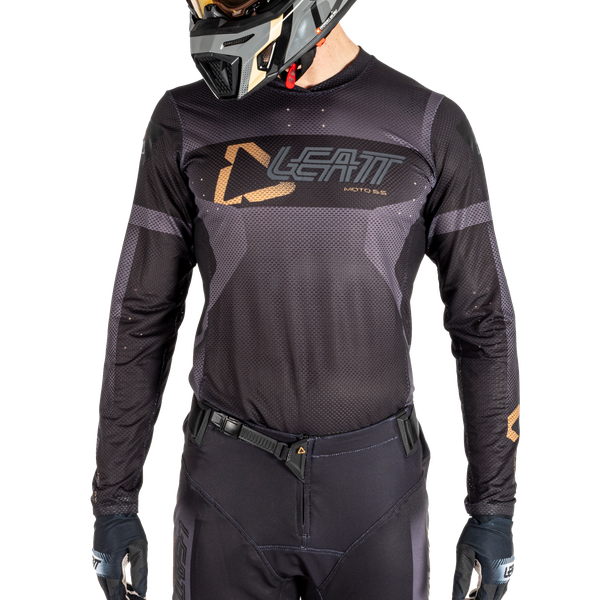 סט מכנס וחולצה 5.5 Stealth - Leatt