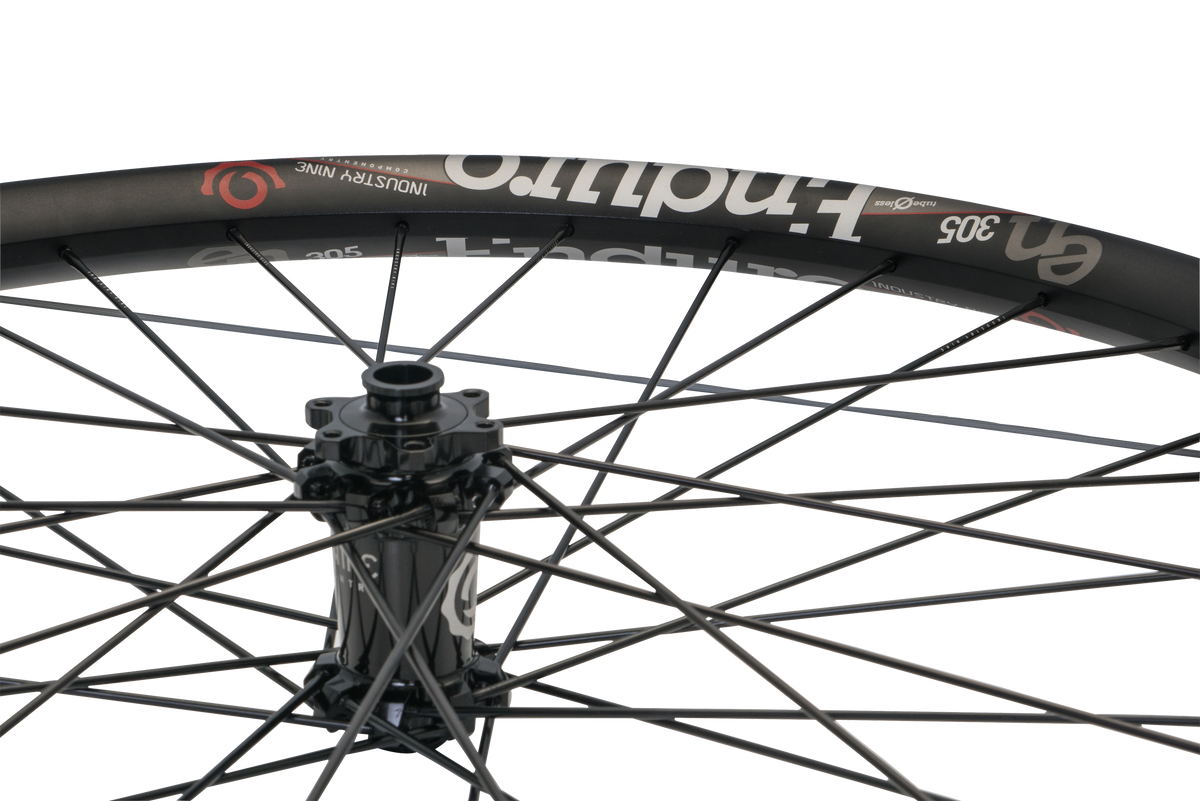 Hydra Enduro 305 V3 SS Bolt-On | סט גלגלים 26" - Industry Nine